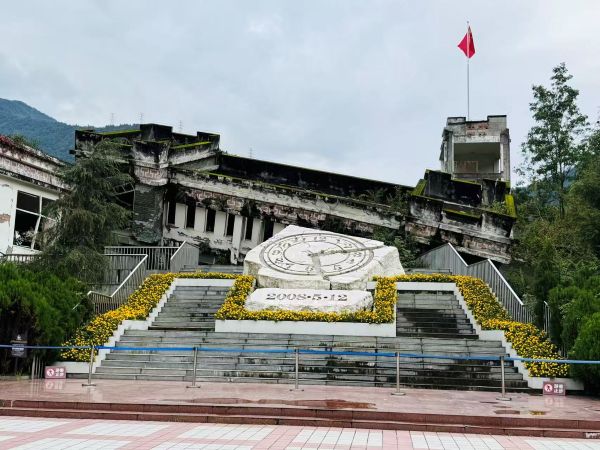 1761881695307634.jpg 映秀.jpg